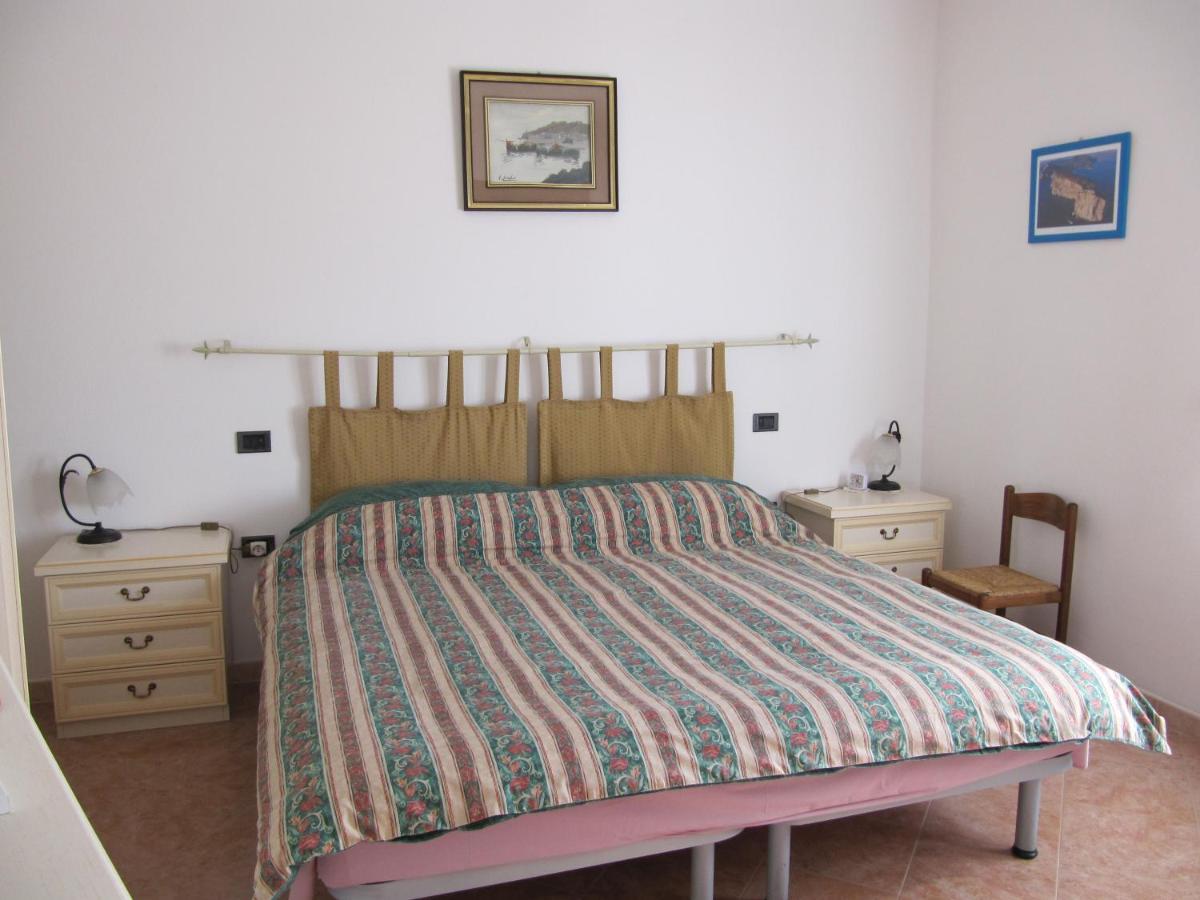 Bed and Breakfast Il Portico Uras Exterior foto
