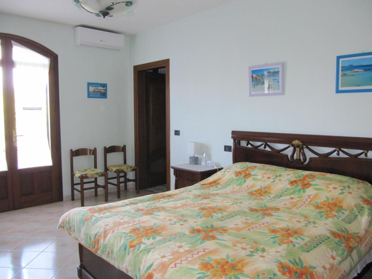 Bed and Breakfast Il Portico Uras Exterior foto