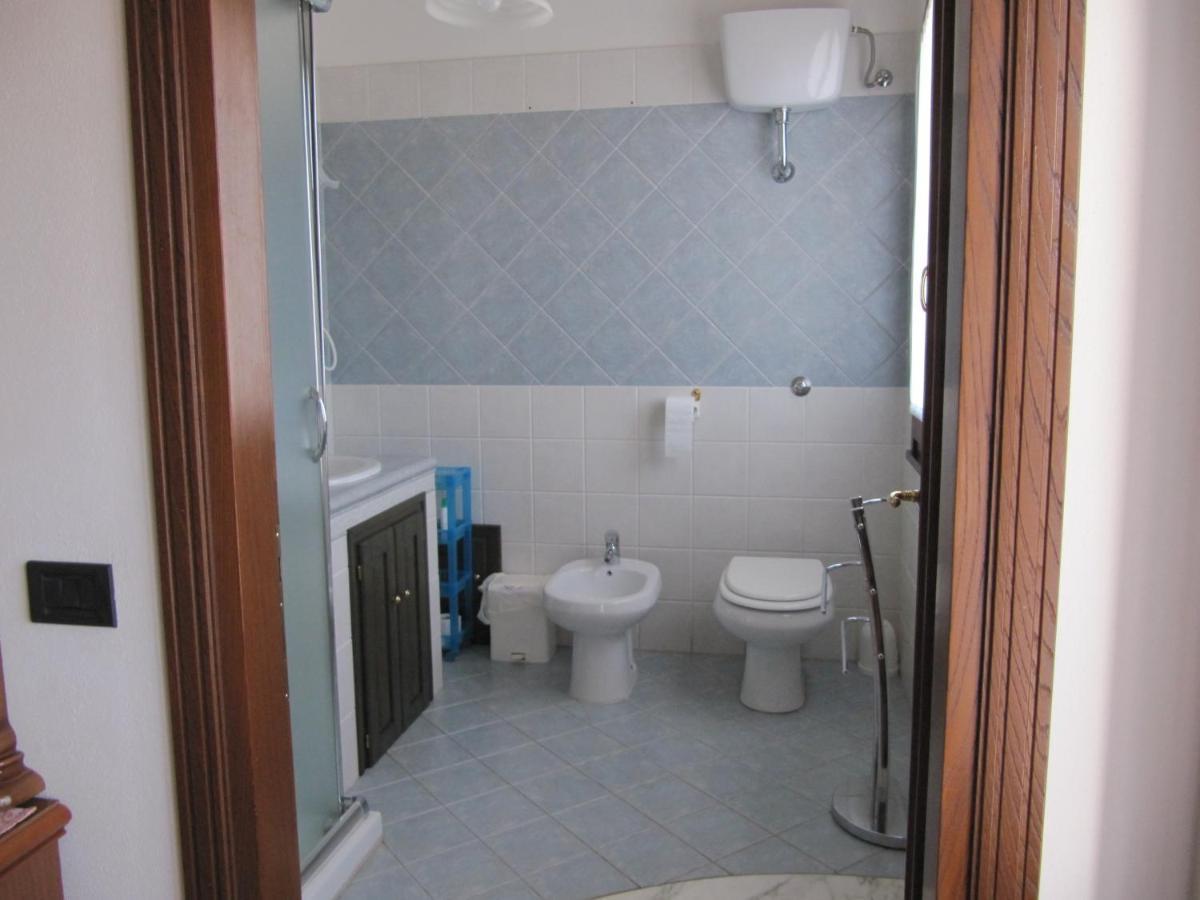 Bed and Breakfast Il Portico Uras Exterior foto