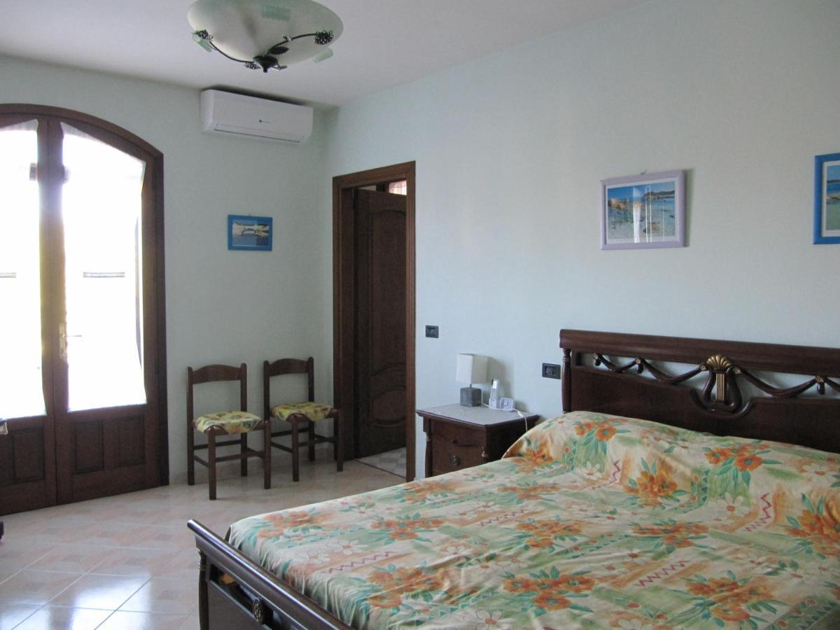 Bed and Breakfast Il Portico Uras Exterior foto