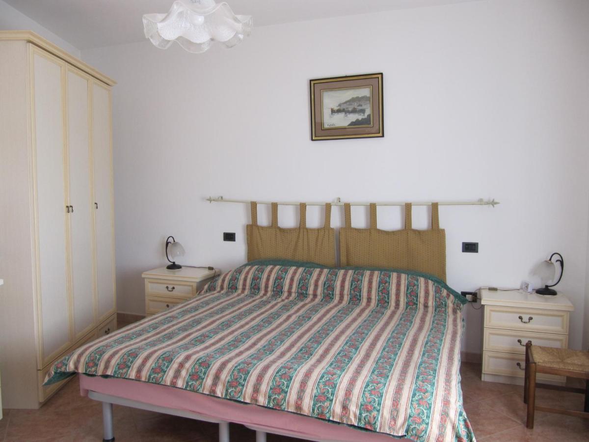 Bed and Breakfast Il Portico Uras Exterior foto