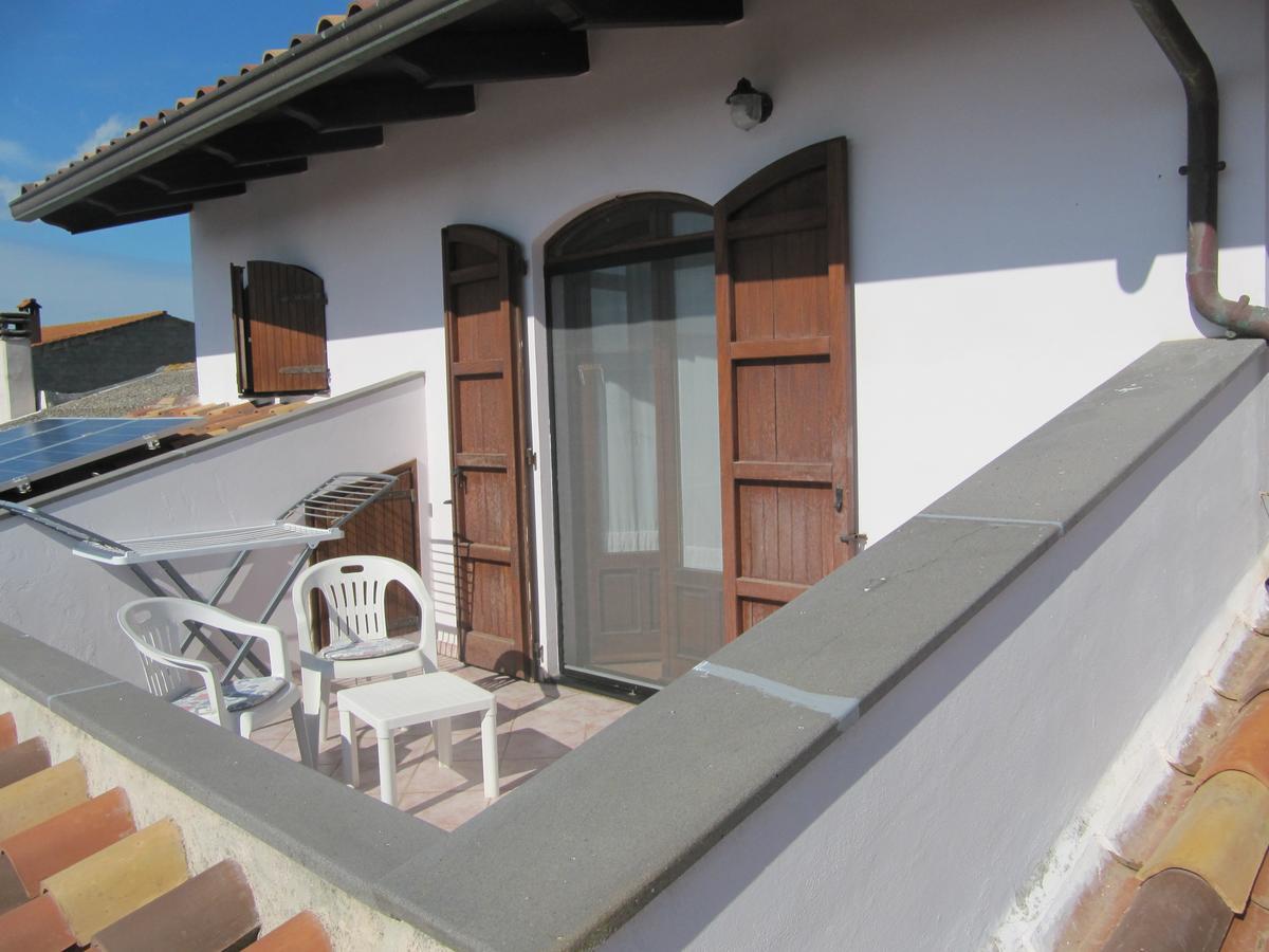 Bed and Breakfast Il Portico Uras Exterior foto