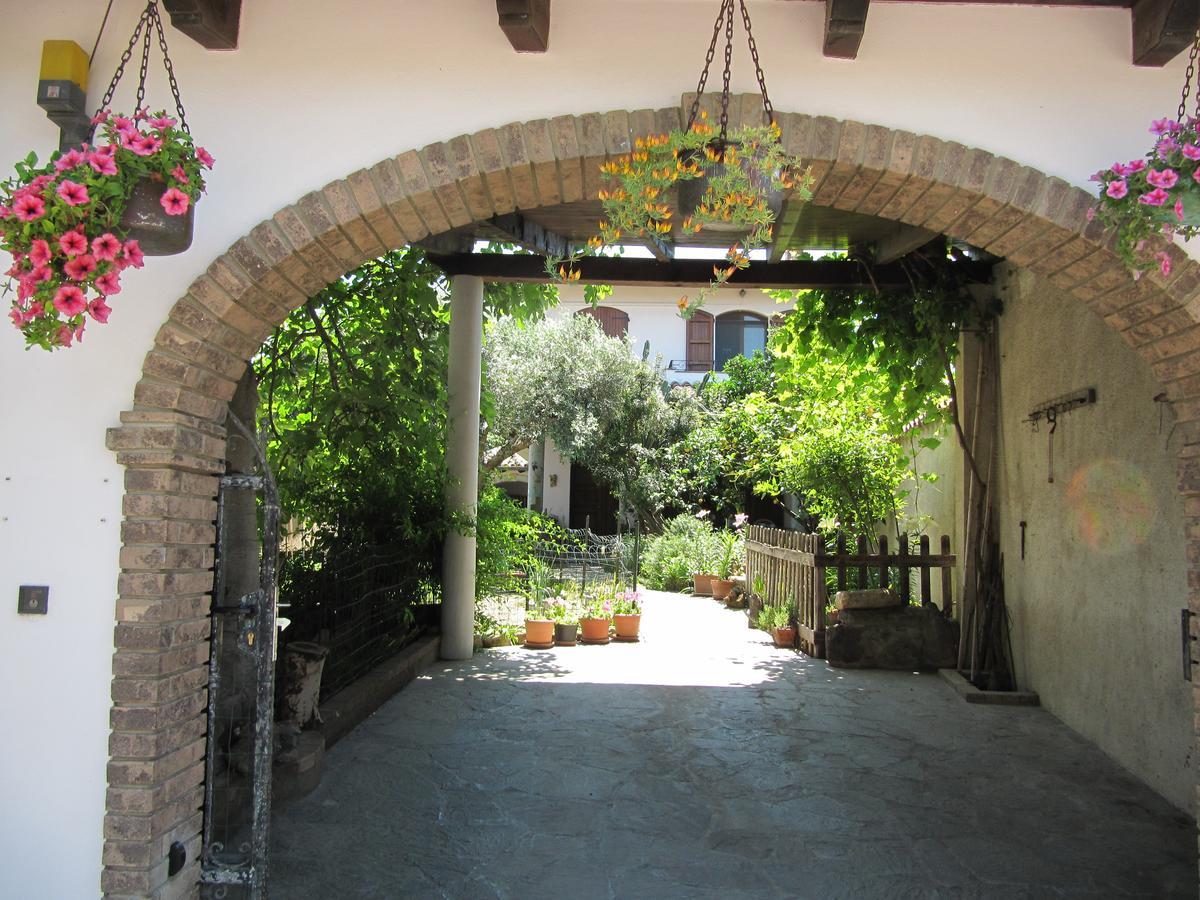 Bed and Breakfast Il Portico Uras Exterior foto