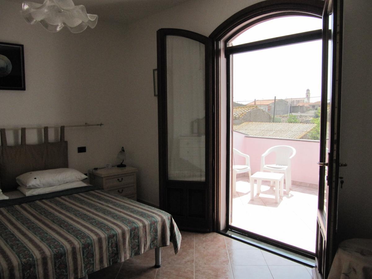 Bed and Breakfast Il Portico Uras Exterior foto